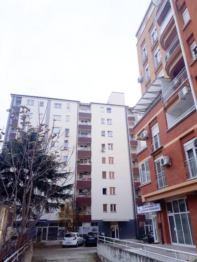 Feels Like Home 2 Skopje Bagian luar foto