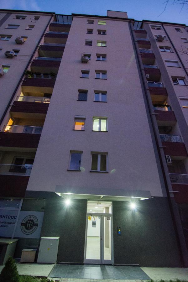 Feels Like Home 2 Skopje Bagian luar foto